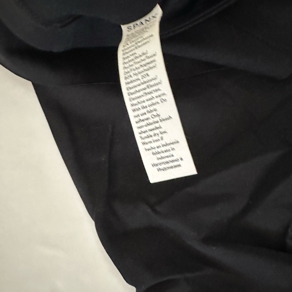 NWT SPANX Booty Boost® Active Skirt Around Knee Leggings In Black, S - Picture 10 of 10